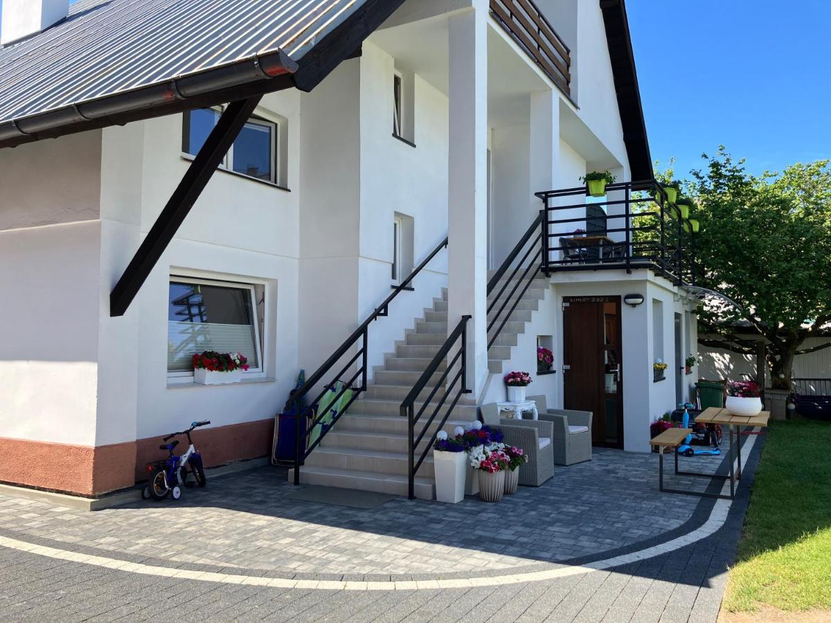 Agat Pokoje Goscinne Apartamenty ポビエロボ エクステリア 写真