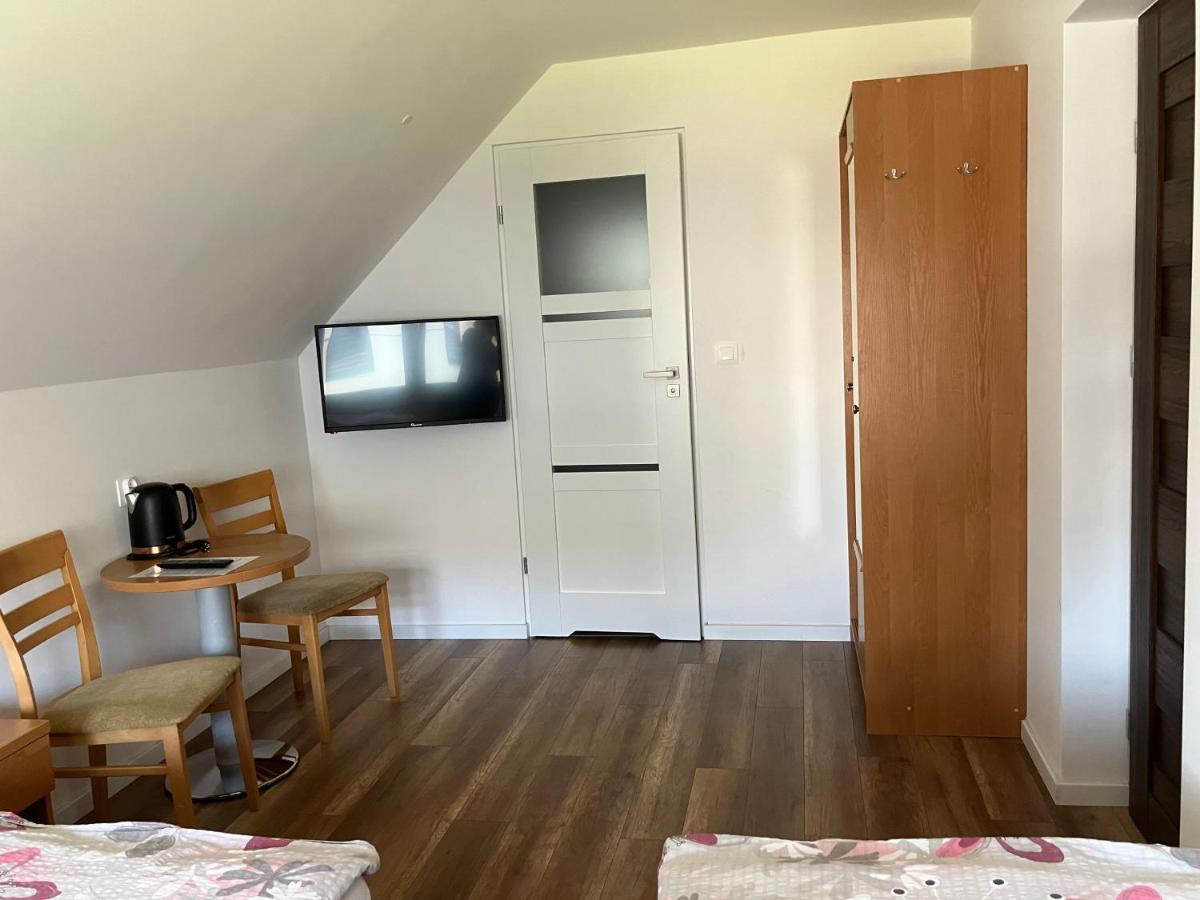 Agat Pokoje Goscinne Apartamenty ポビエロボ エクステリア 写真