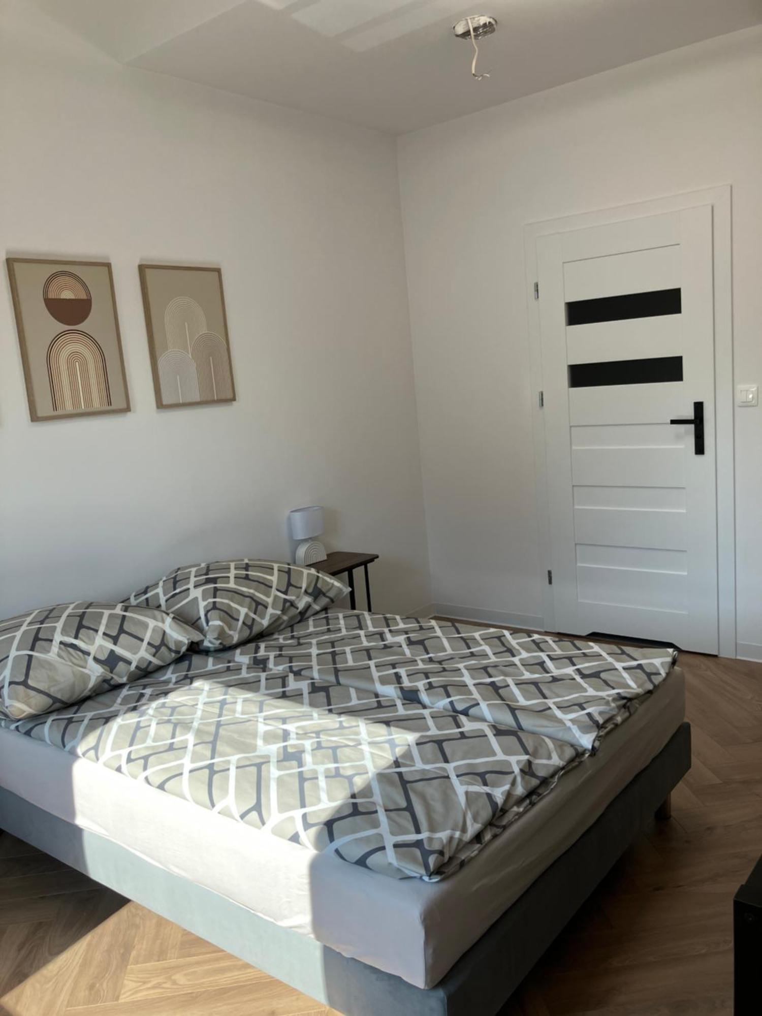 Agat Pokoje Goscinne Apartamenty ポビエロボ エクステリア 写真